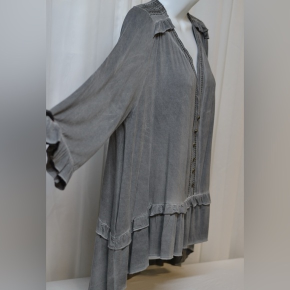 pol blouse High Low Hem 3/4 Bell sleeves V Neck Button Up Ruffle L - Picture 3 of 7